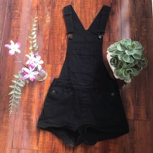 PacSun Cute black overalls (Size 24)
